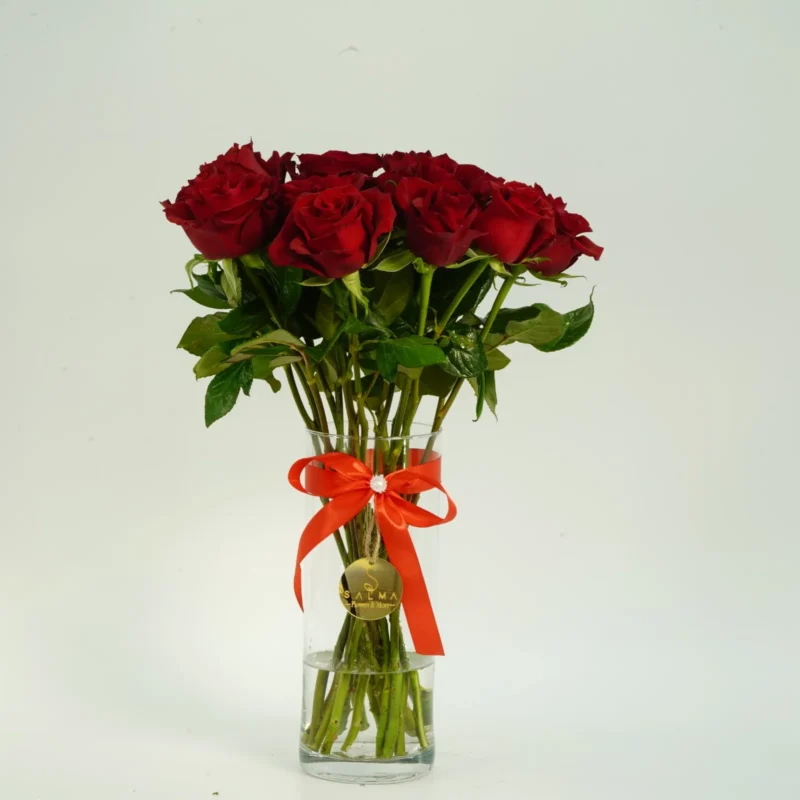 Red Rose Vase by Salma Flowers – Same-day delivery in Amman