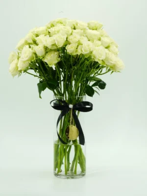 White Rose Vase by Salma Flowers – Same-day delivery in Amman