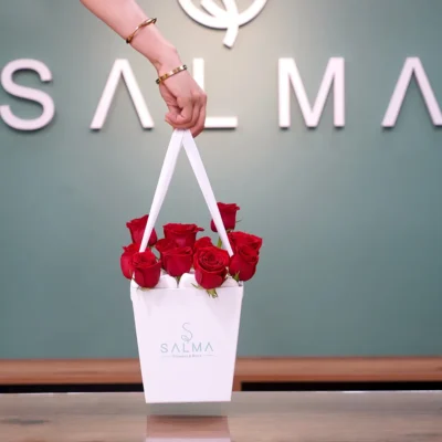Simply Red - Luxury Flowers Arrangement