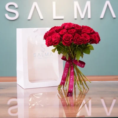 Mystic Red - Luxury Flowers Arrangement