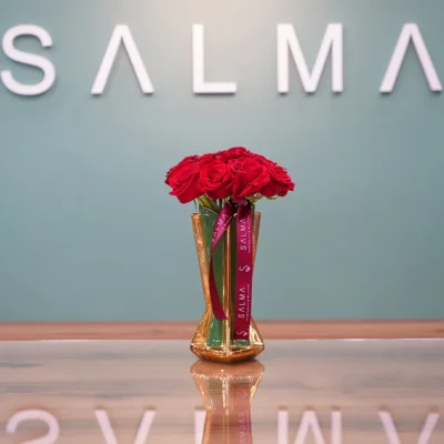 Prism of Red - Luxury Flowers Arrangement