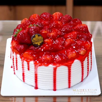 Strawberry Drip Cake Amman