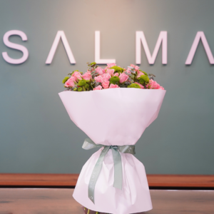 Hand Bouquet - Premium Flowers and Gifts Amman