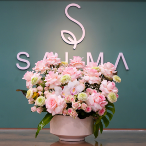 Rosy Touch - Luxury Flowers Arrangement